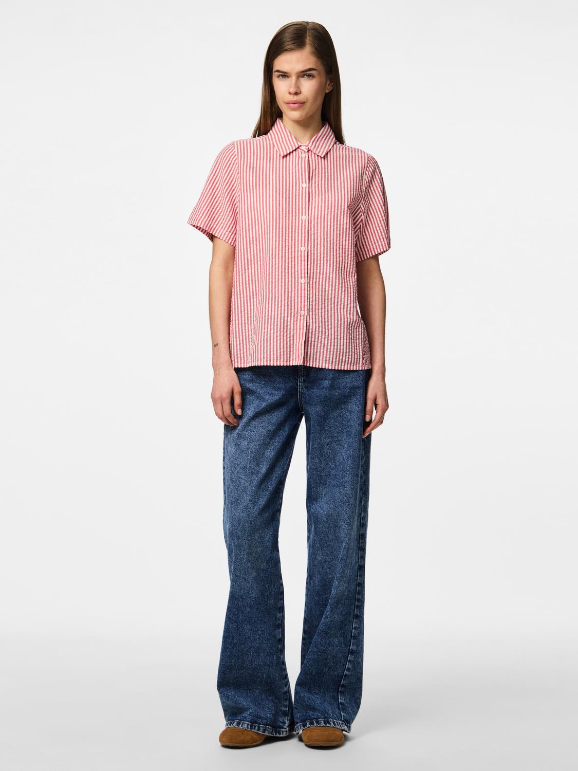 model_shot-front_full